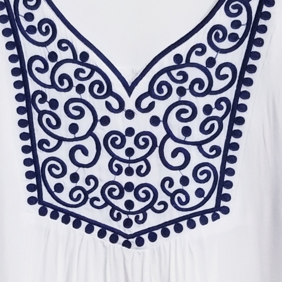 WHITE NAVY PLUS SIZE TOP - Picture 6 of 7
